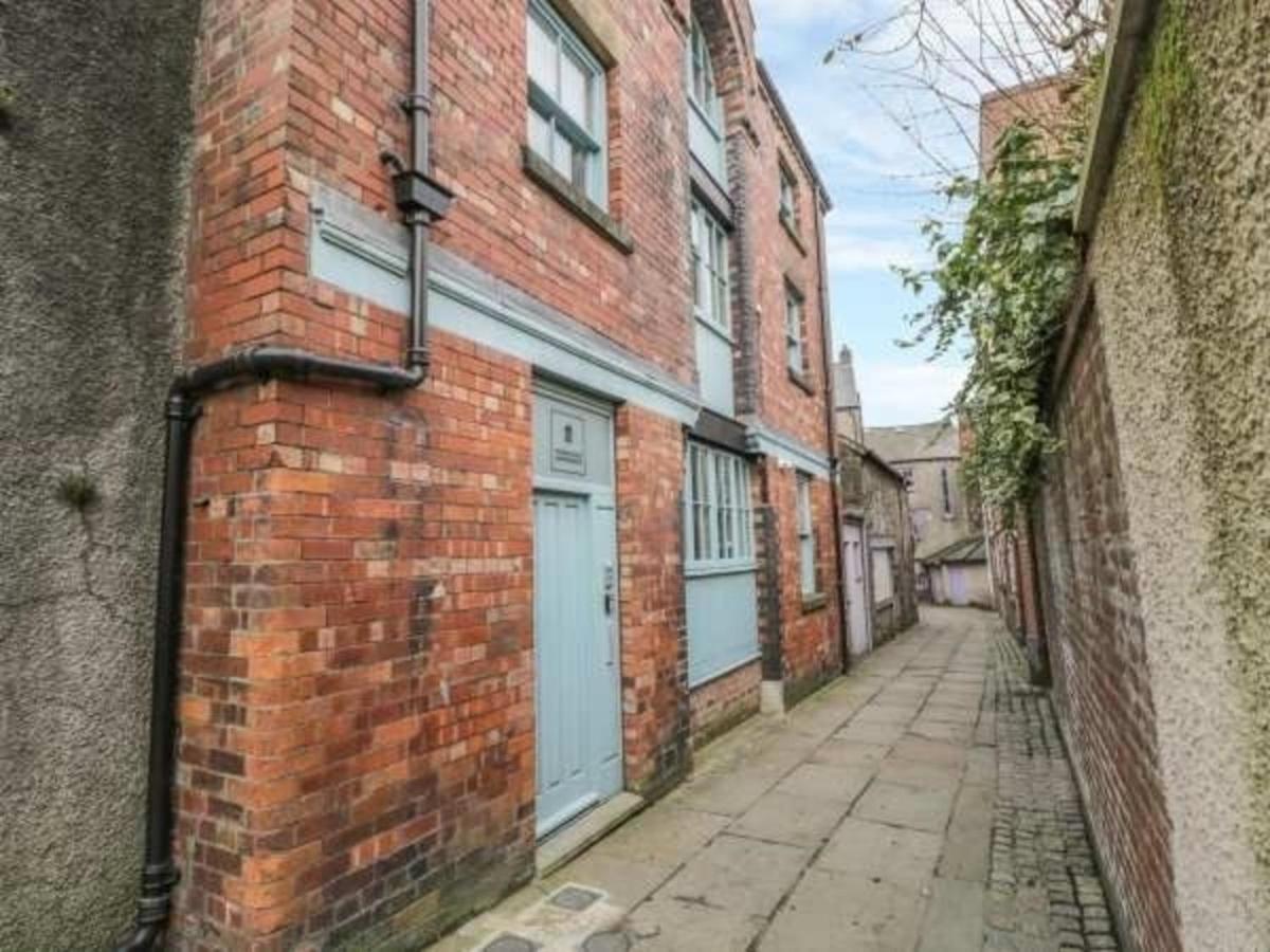 Warehouse Apartments 1Bed Sleeps 2 Pets Welcome - Housity