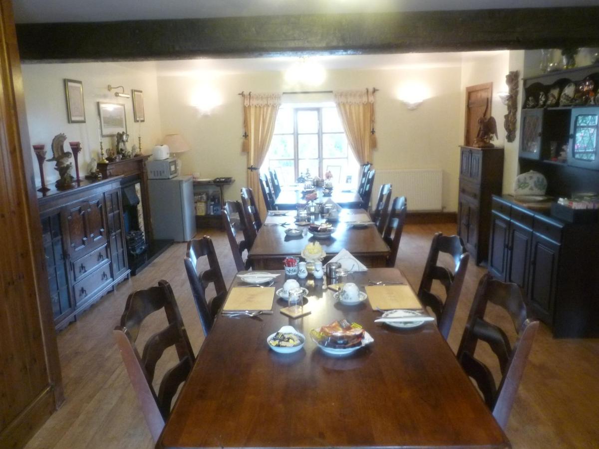 Oakenholt Farm Bed and Breakfast - Housity