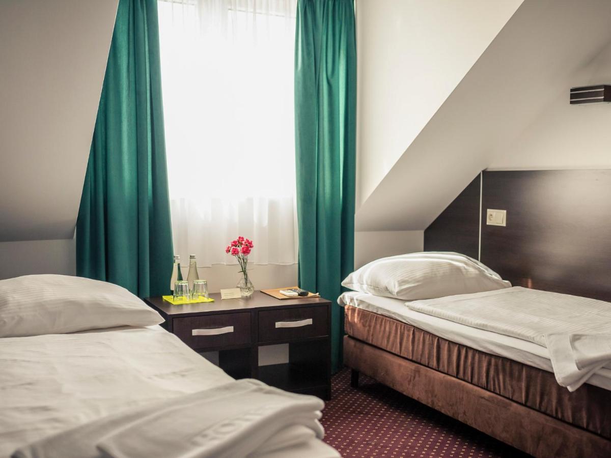 Hotel Mużakowski - Housity