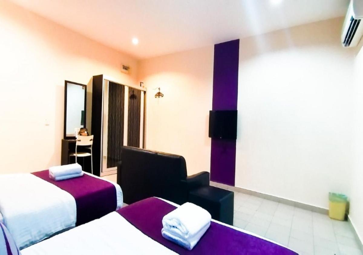 Biz Hotel - Housity