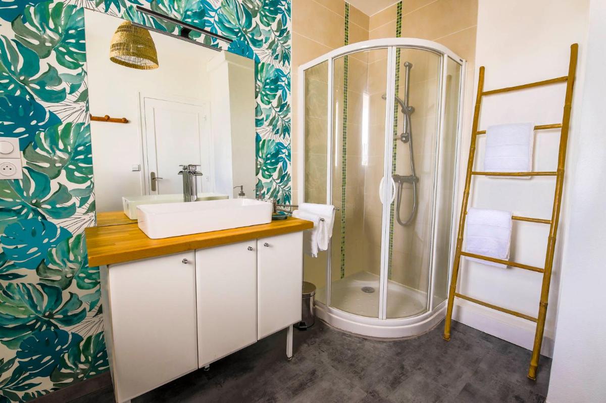 Appartement Rousseau - Centre Ville 5 minutes GARE - Housity