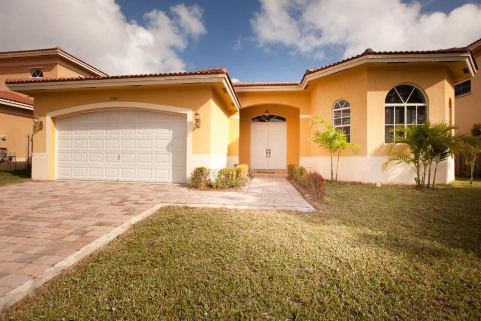 Aventura Home by Flatsaway - Housity