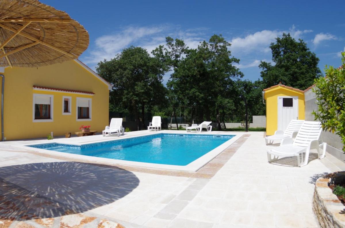 House Oliva, Sveti Kirin - Housity