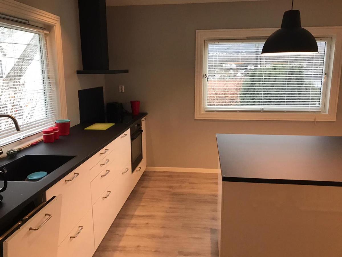 # 1 Mountain View with free street parking - Housity
