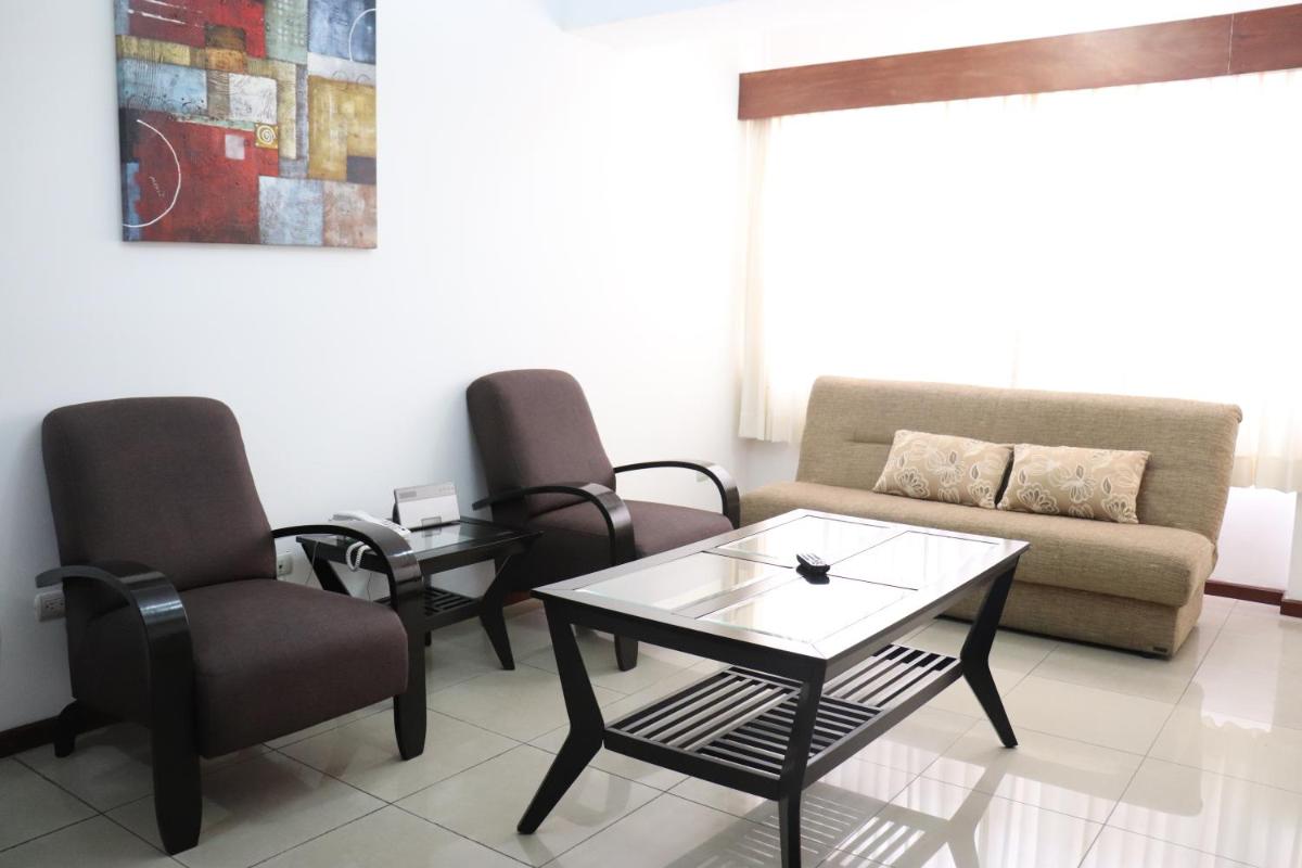 Suites Jardín Imperial - Housity