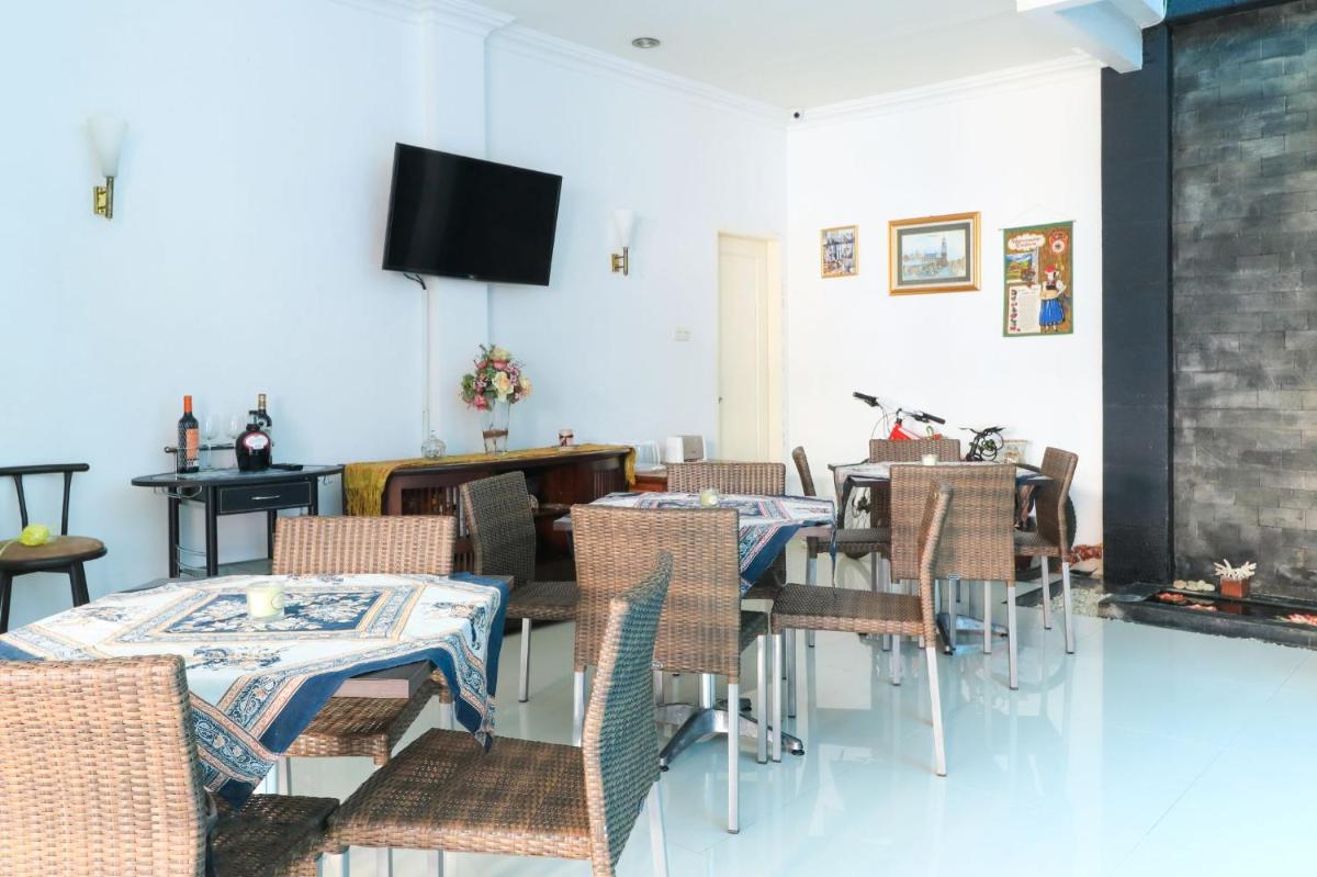 Ge JacMart Homestay Makassar - Housity