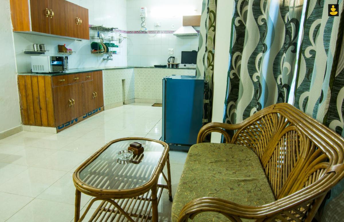 LivingStone 2BHK Cozy Homestay in Kasauli Hills - Housity