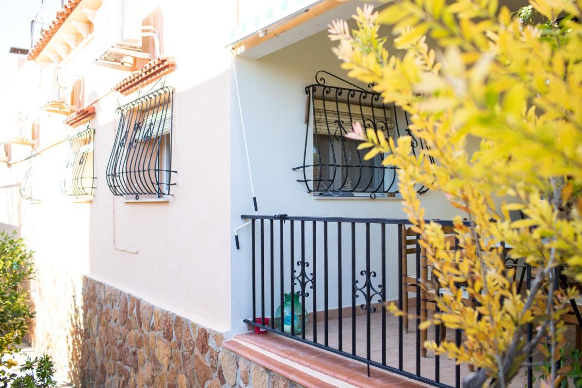 FLORIT FLATS - The Orange Lemon Tree House - Housity