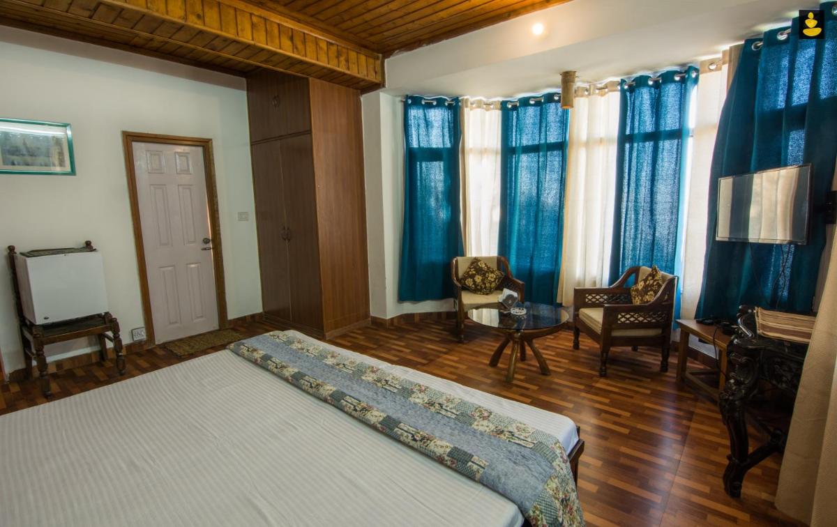 LivingStone 2BHK Cozy Homestay in Kasauli Hills - Hizvo
