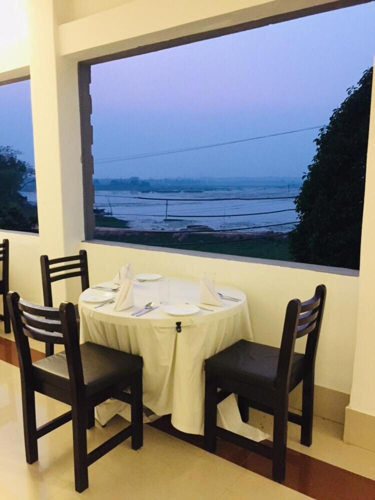 Lake Side Resort Neermahal - Housity