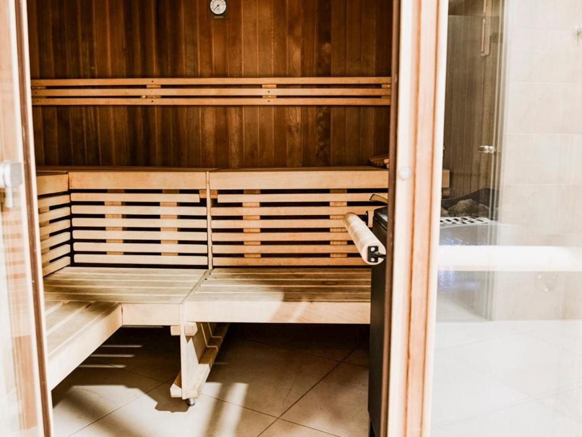 Aroma Stone Hotel Spa - Housity