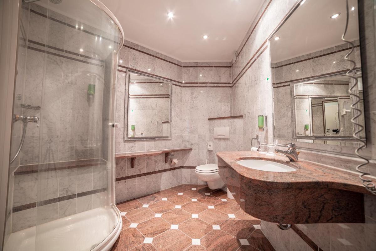 Eventhotel Moment - Housity
