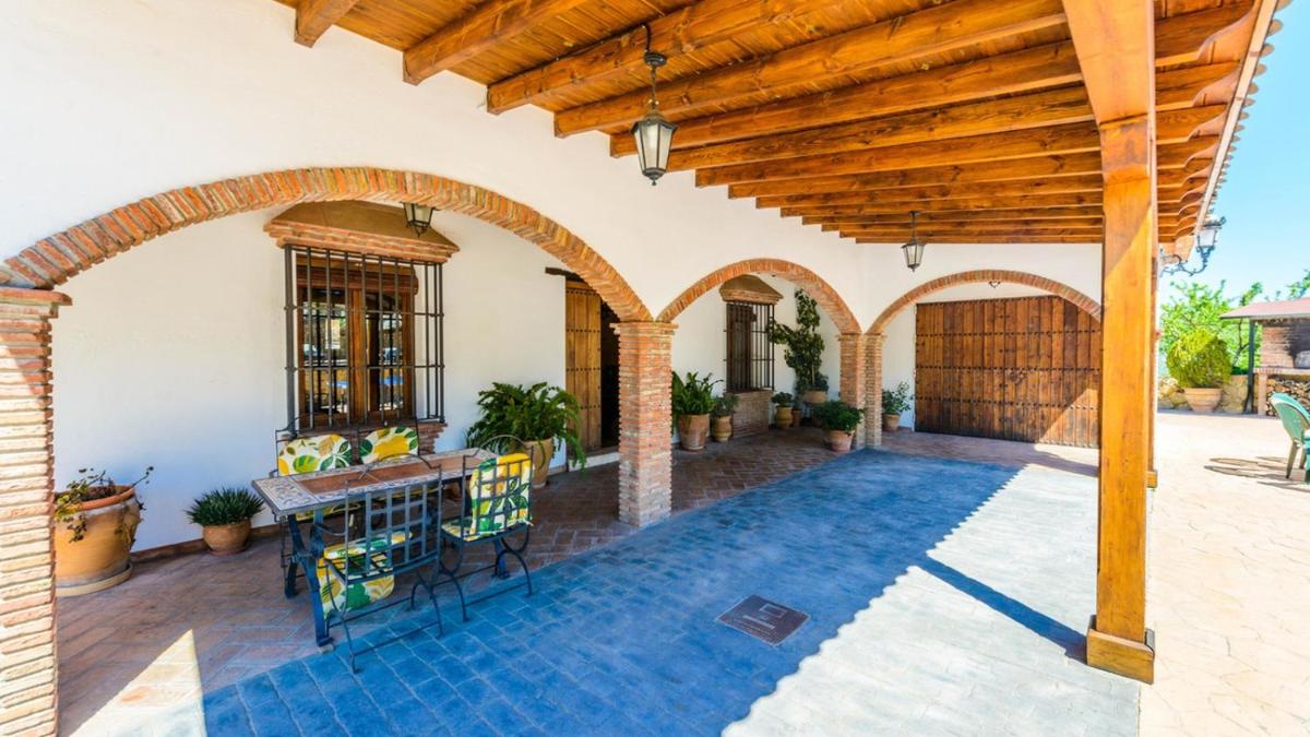 Mansion Piedras Blancas Colmenar by Ruralidays - Housity