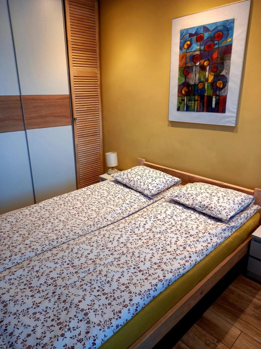 Modern Studio 9 - Housity