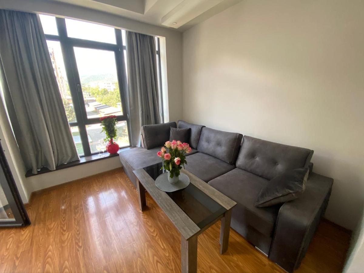Sunny Apartment Dilijan - Housity