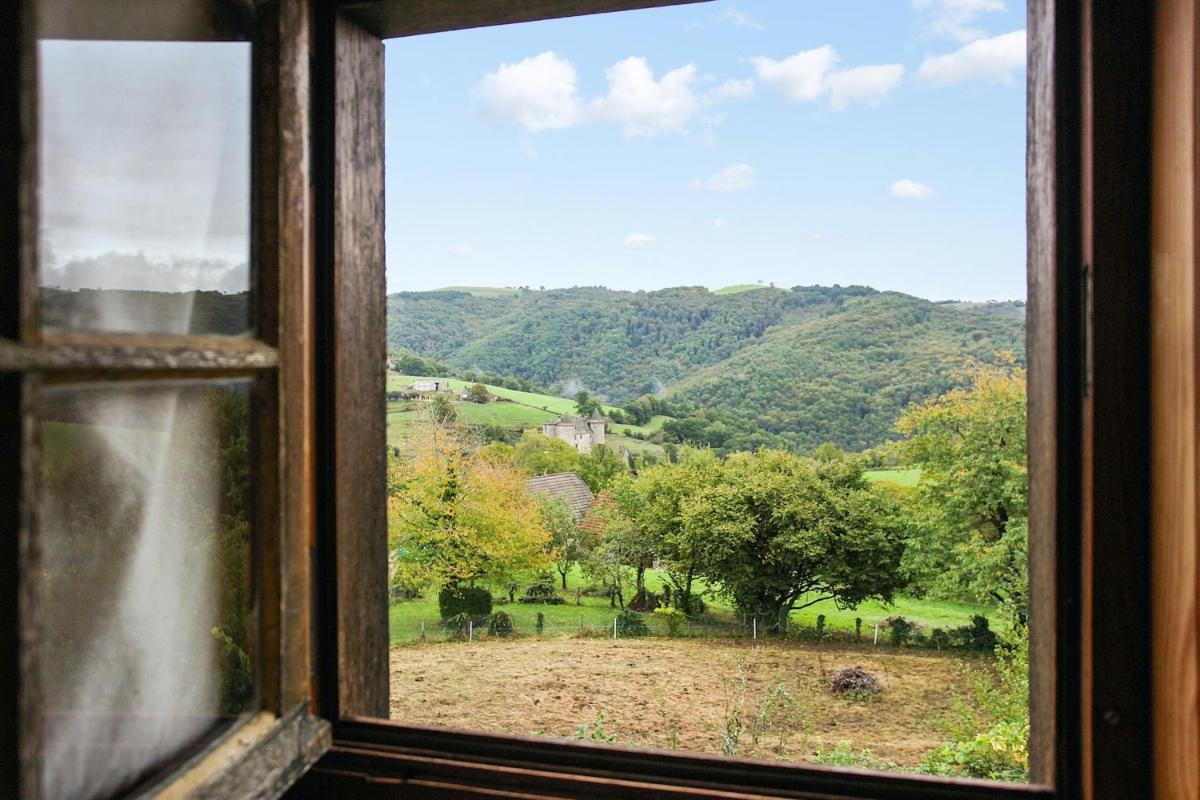 Maison accueillante a Senezergues avec vue sur la montagne - Housity