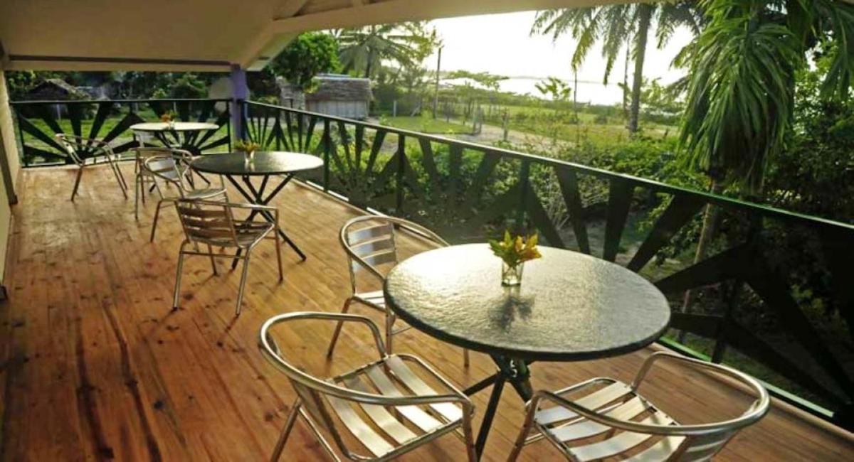 Suitetrails - 4 bedrooms villa at Foulpointe Madagascar 200 m away from the beach with sea view enclosed garden and wifi