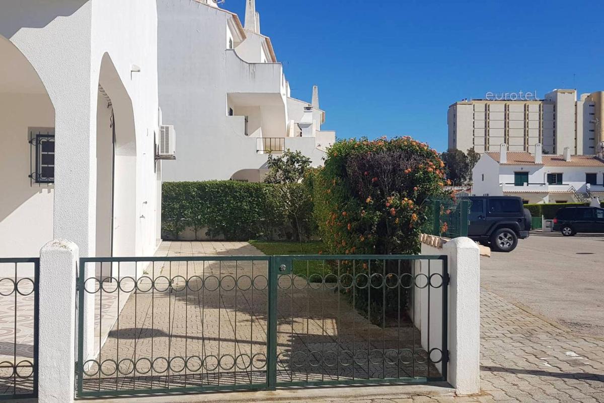 Modern house in Altura with terrace and city view - Housity