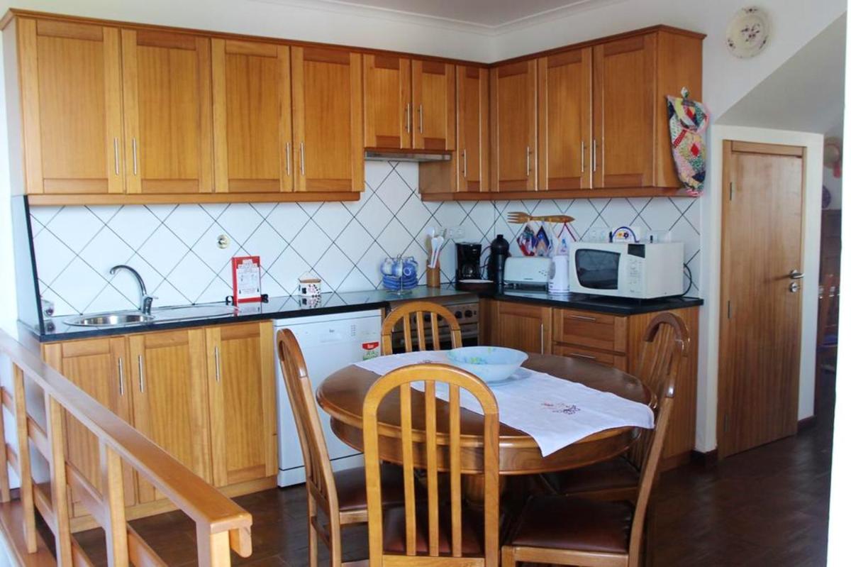 3 bedrooms house with sea view enclosed garden and wifi at Prainha 4 km away from the beach - Housity