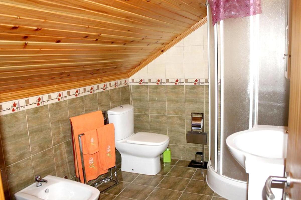 3 bedrooms house with sea view enclosed garden and wifi at Prainha 4 km away from the beach - Housity