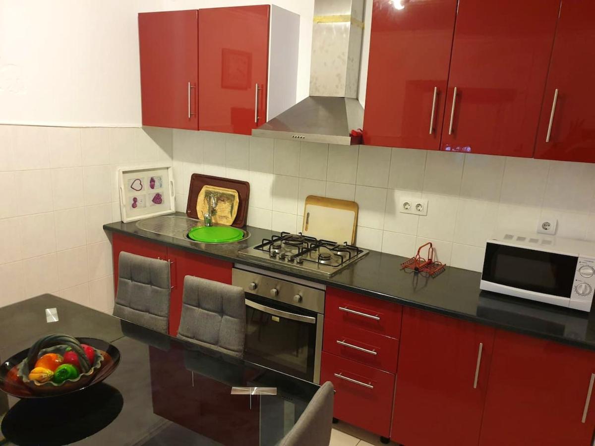 3 bedrooms house at Ponta Delgada 250 m away from the beach with furnished terrace and wifi - Housity