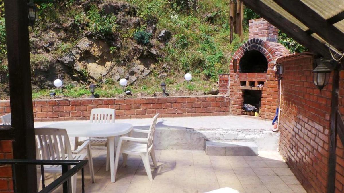 Spacious chalet in Sibiel with mountain and lake views + Jacuzzi - Housity