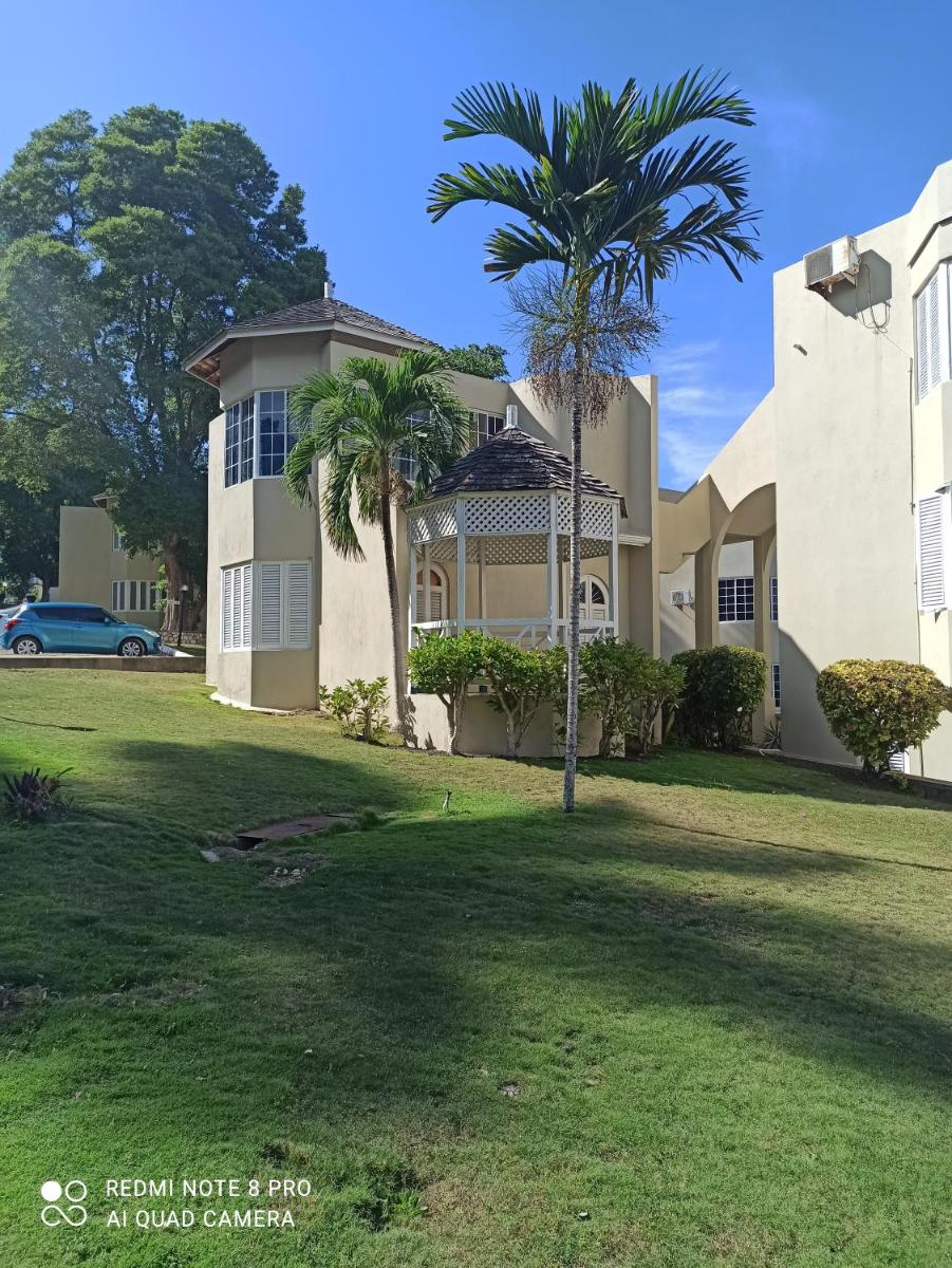 Columbus Heights Apt 26 F - Housity