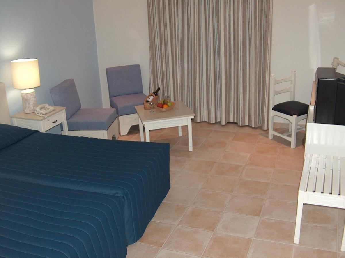 Dionysos Central - Housity
