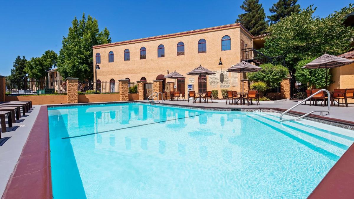 Best Western Plus Heritage Inn - Housity