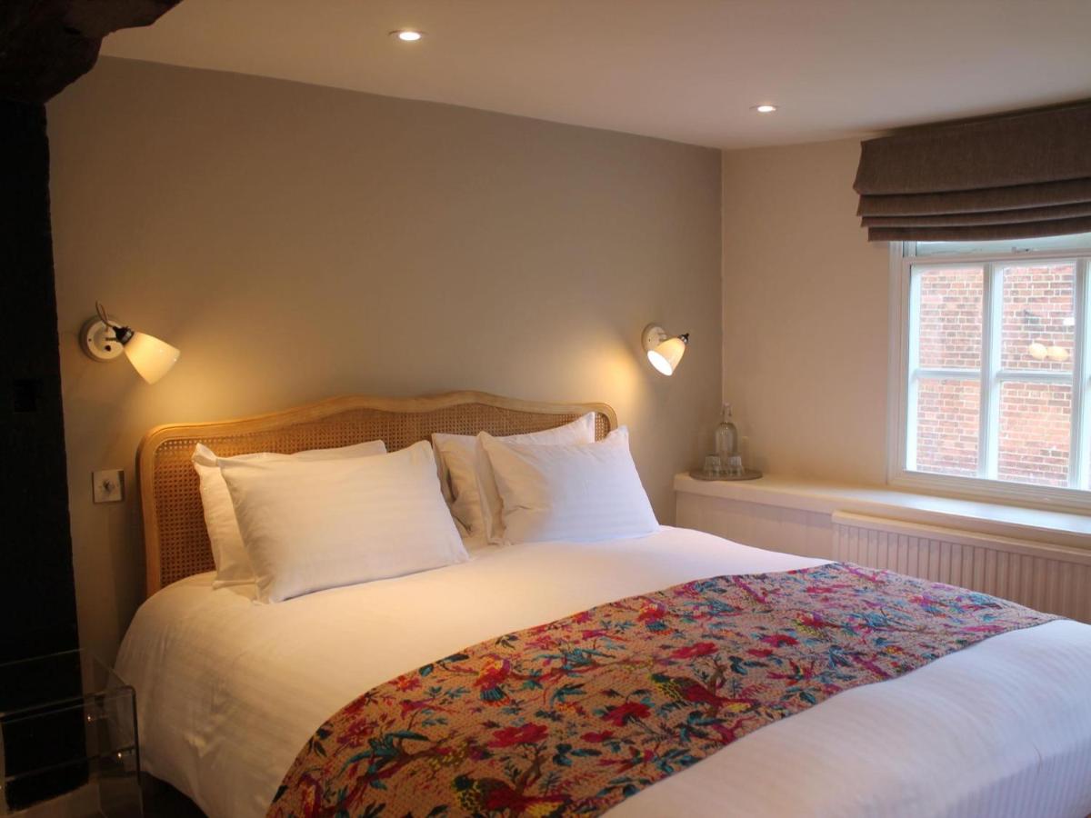 The Ship Inn - Housity