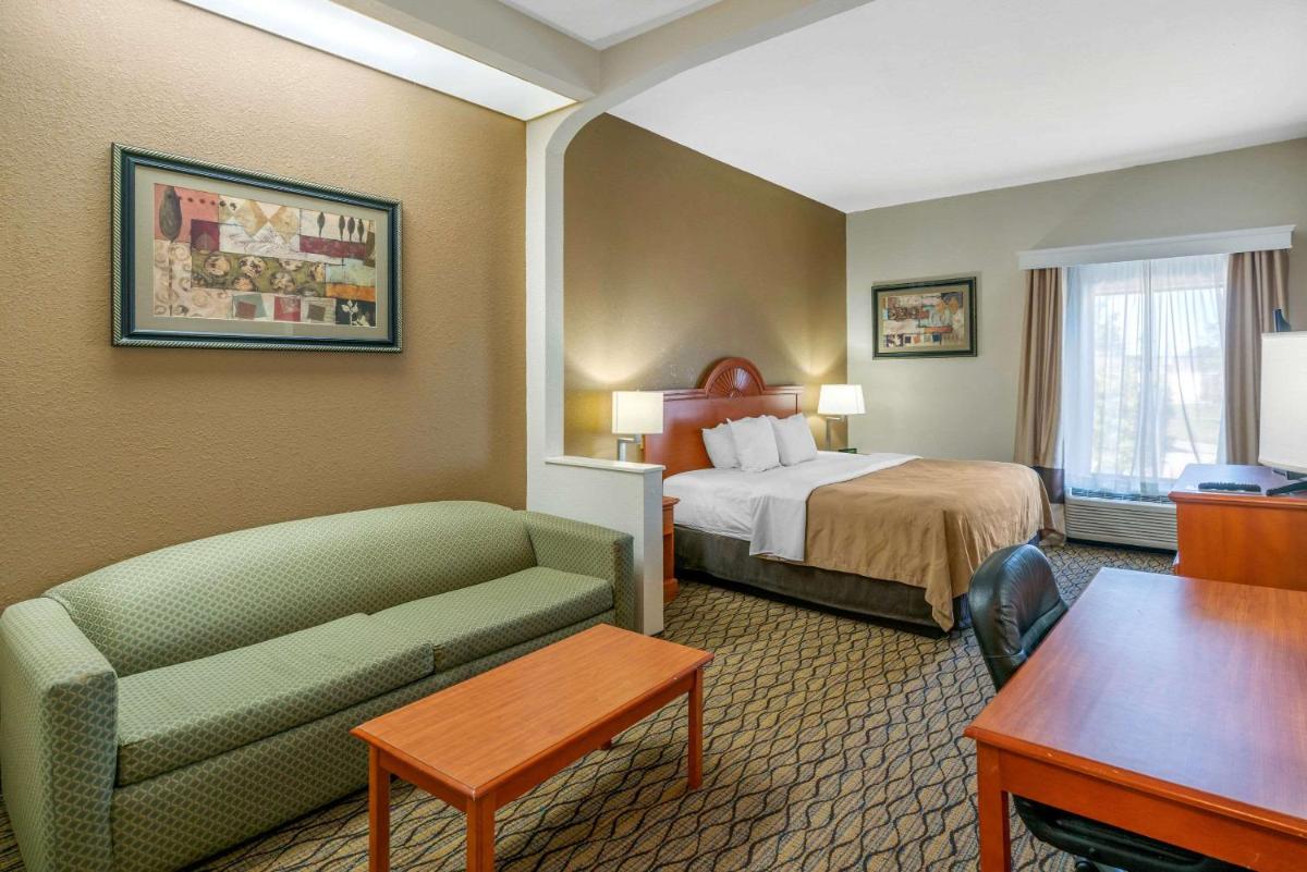 Quality Inn & Suites - Jefferson City - Housity