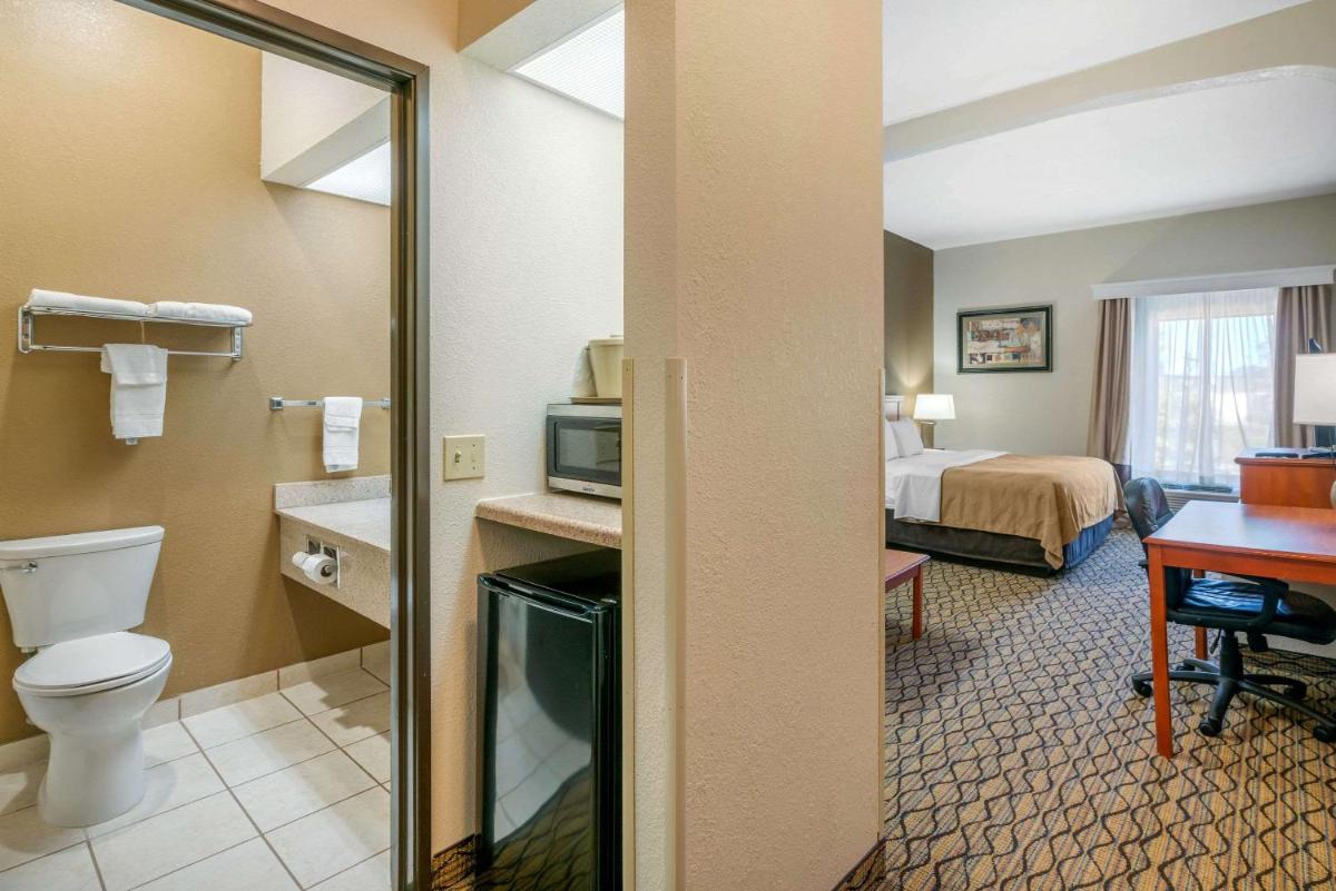 Quality Inn & Suites - Jefferson City - Housity
