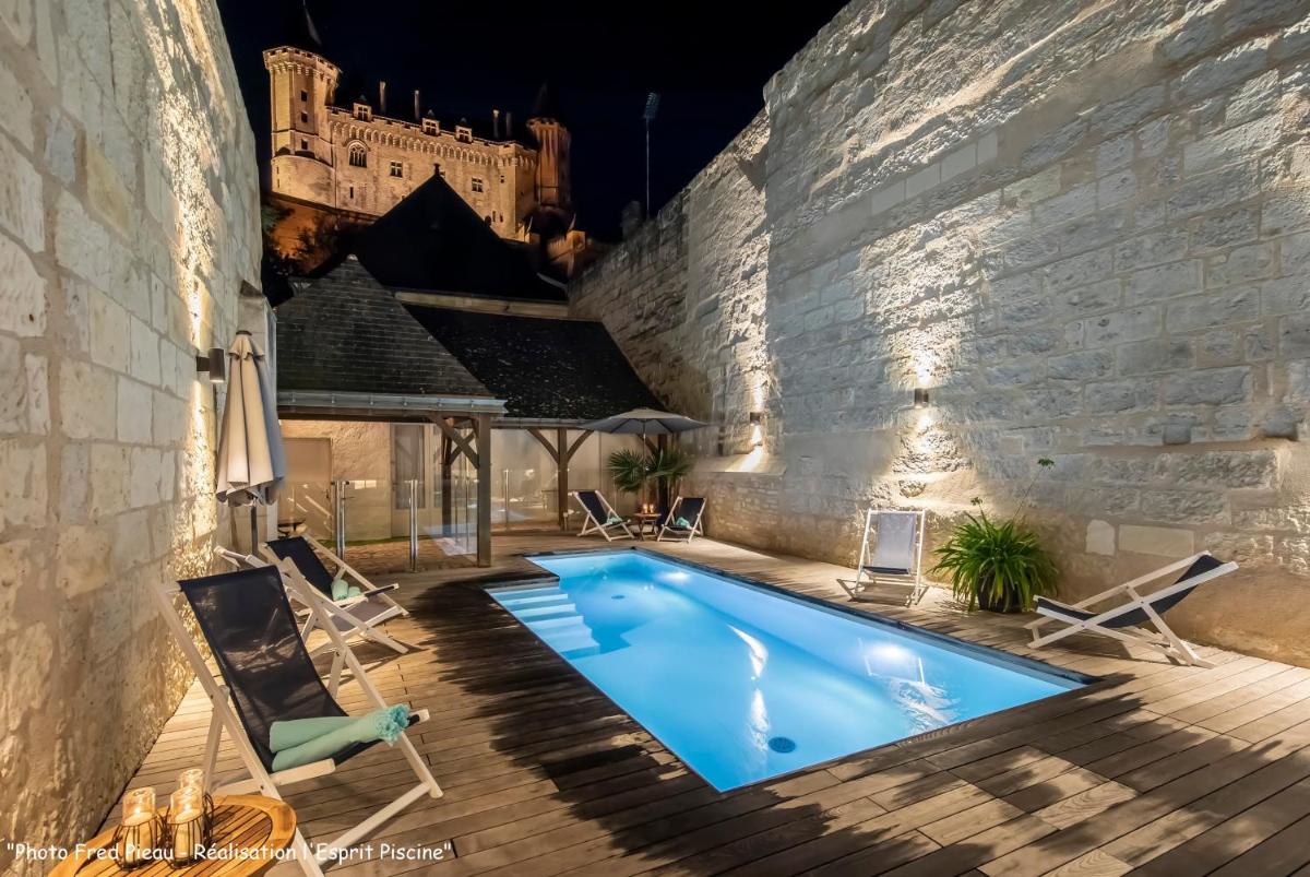 Piscine de l'établissement Hôtel Anne d'Anjou, The Originals Collection ou située à proximité