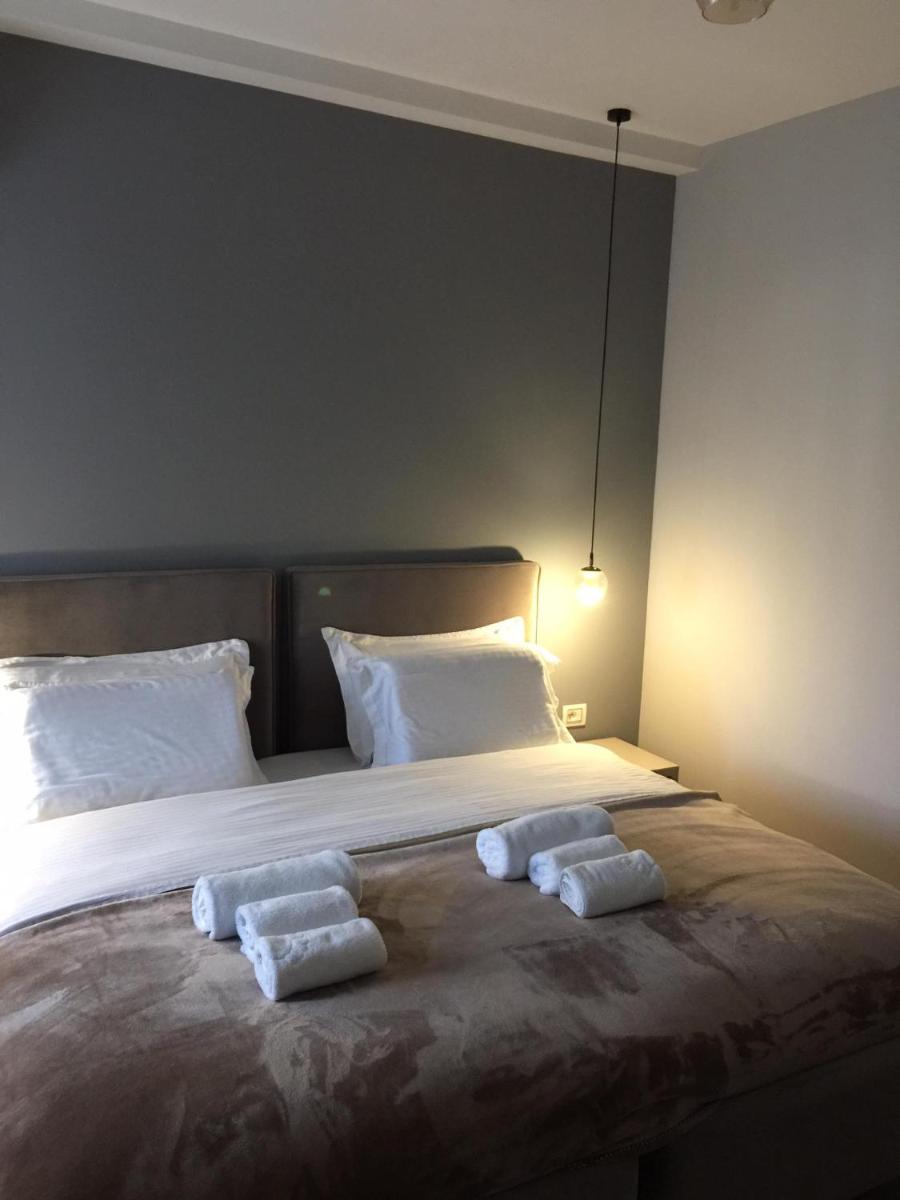 Guesthouse Sara & Esi - Housity