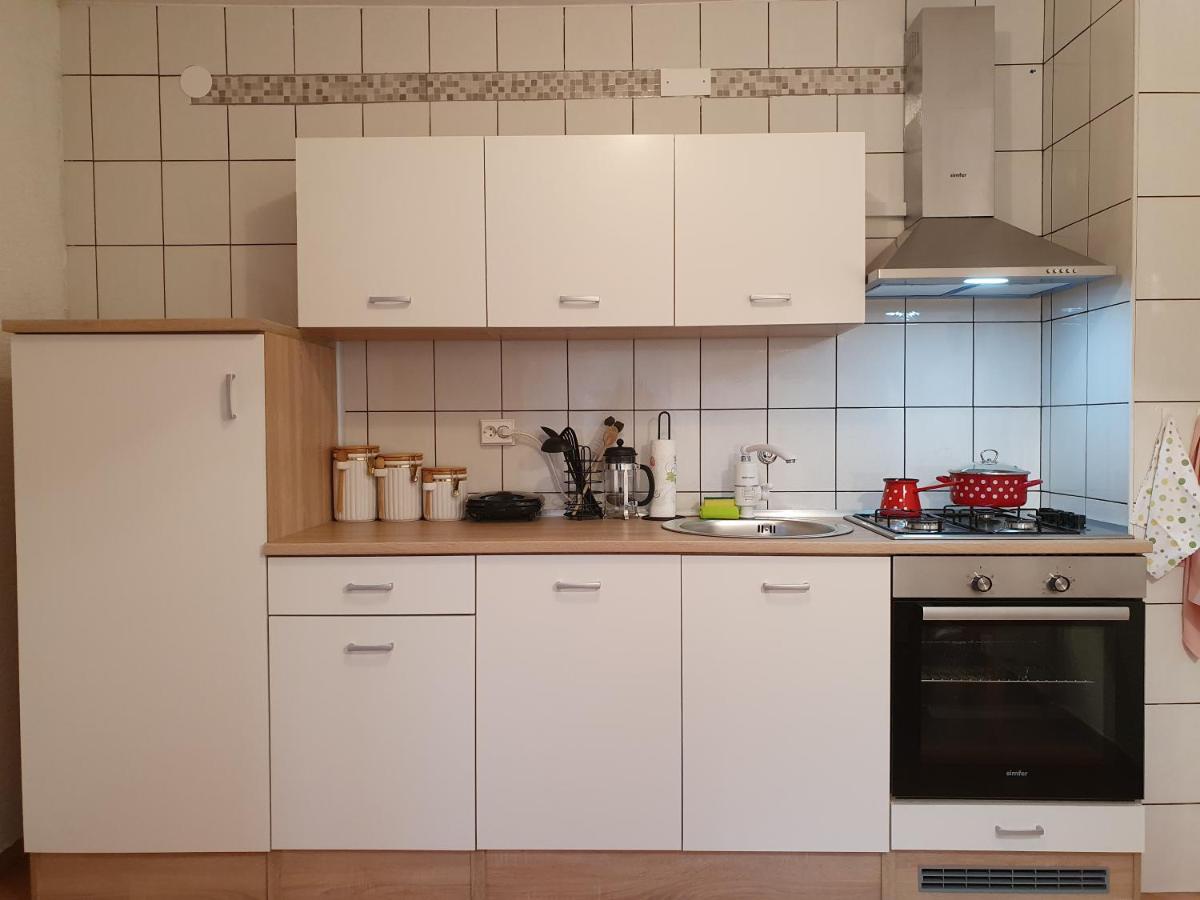 Apartma Cerknica - Housity