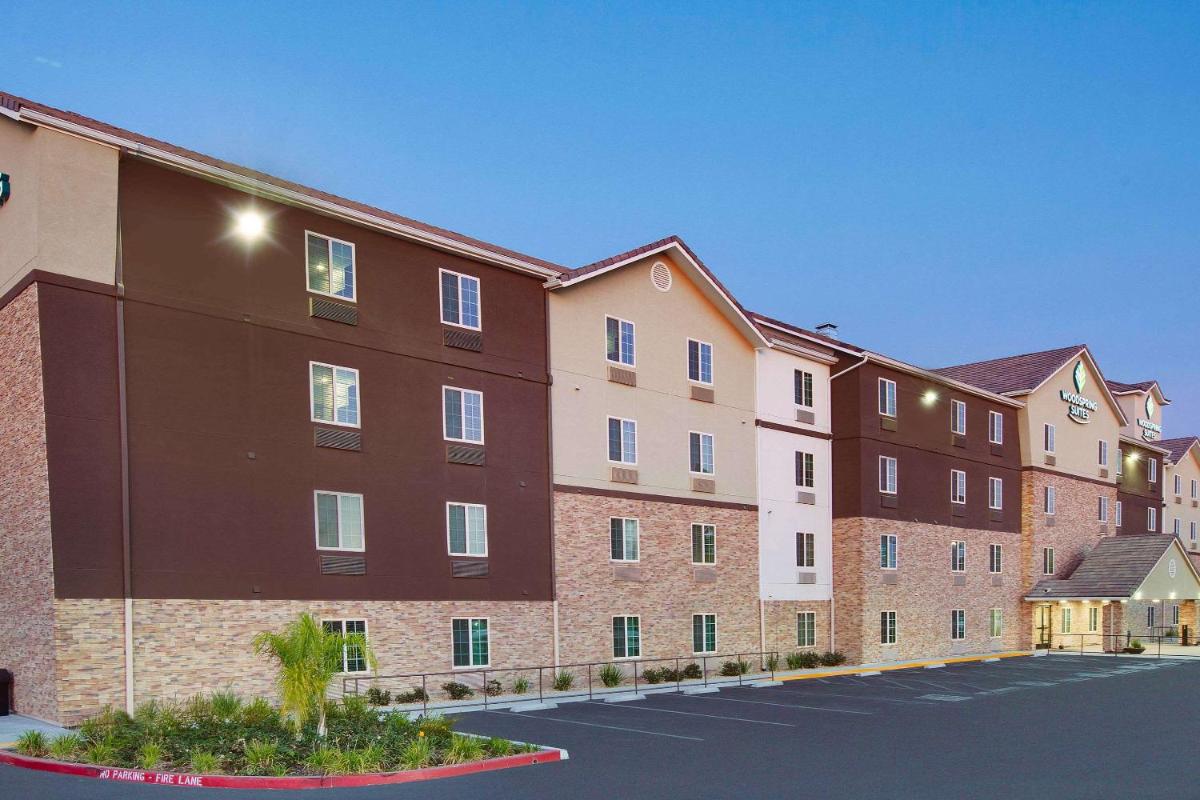 WoodSpring Suites Bakersfield East - Housity
