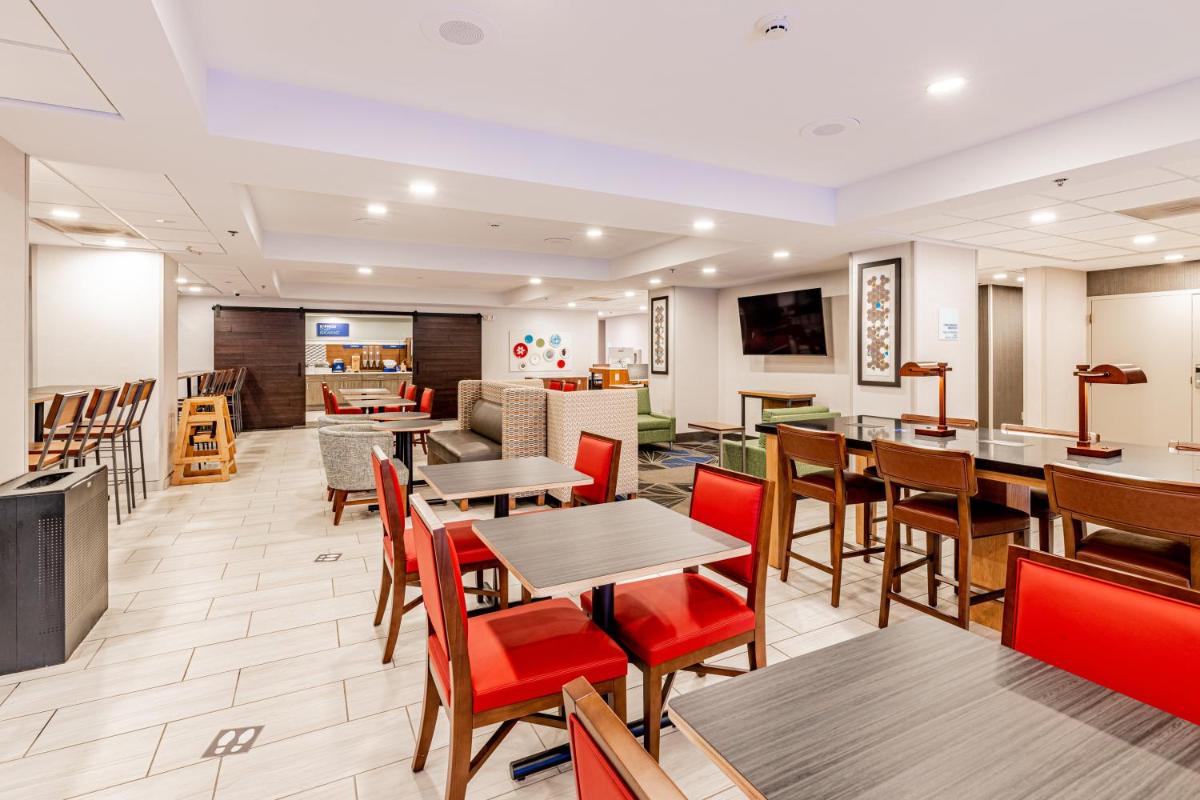 Holiday Inn Express Indianapolis South, an IHG Hotel - Housity