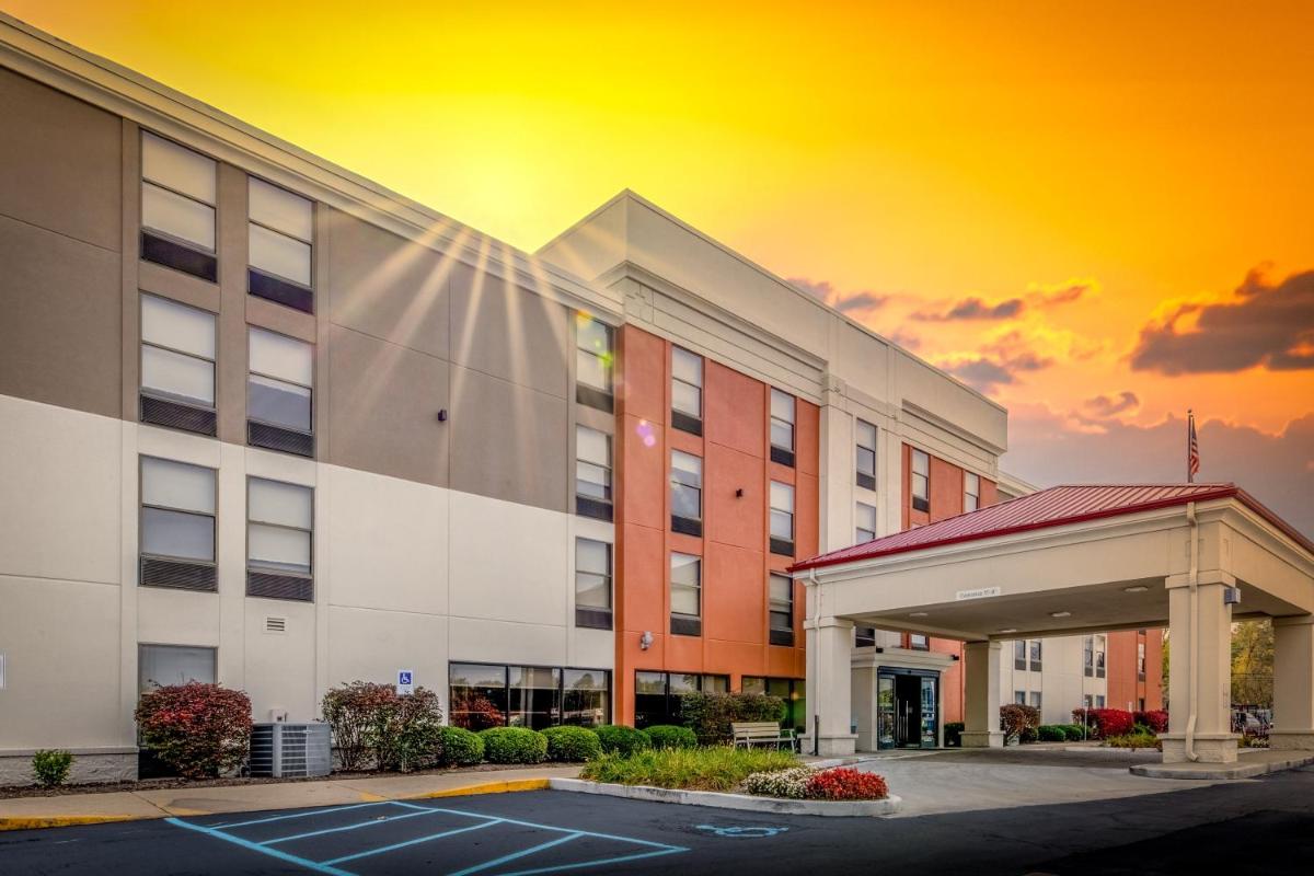 Holiday Inn Express Indianapolis South, an IHG Hotel - Housity