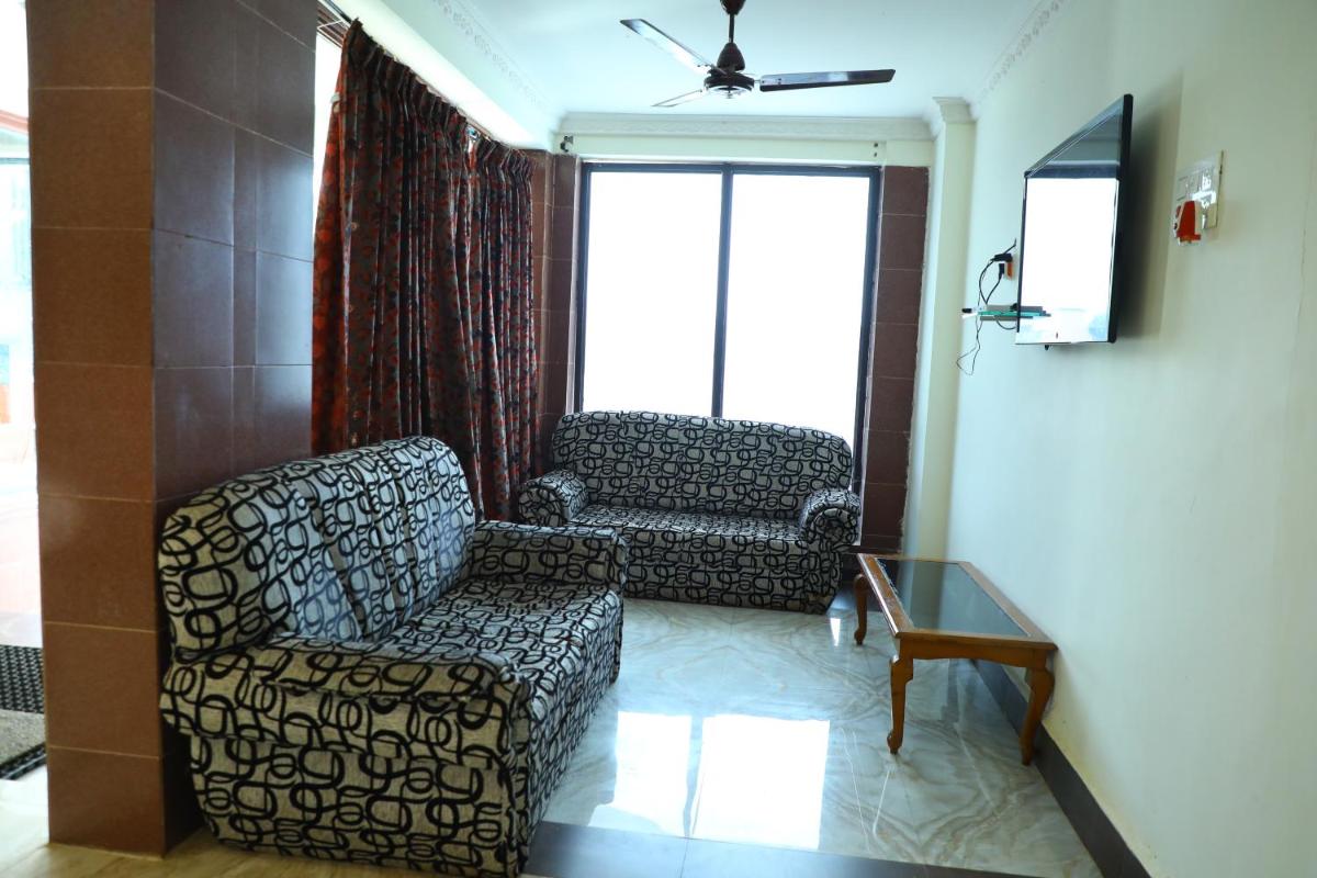 Hotel Dream World Boarding & Lodging - Housity