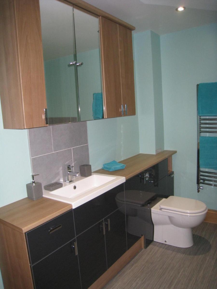 Bryn Derw - Housity