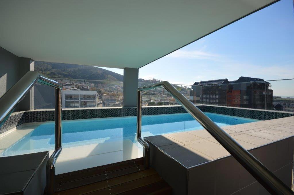 The Sentinel Luxury Apartments - Housity