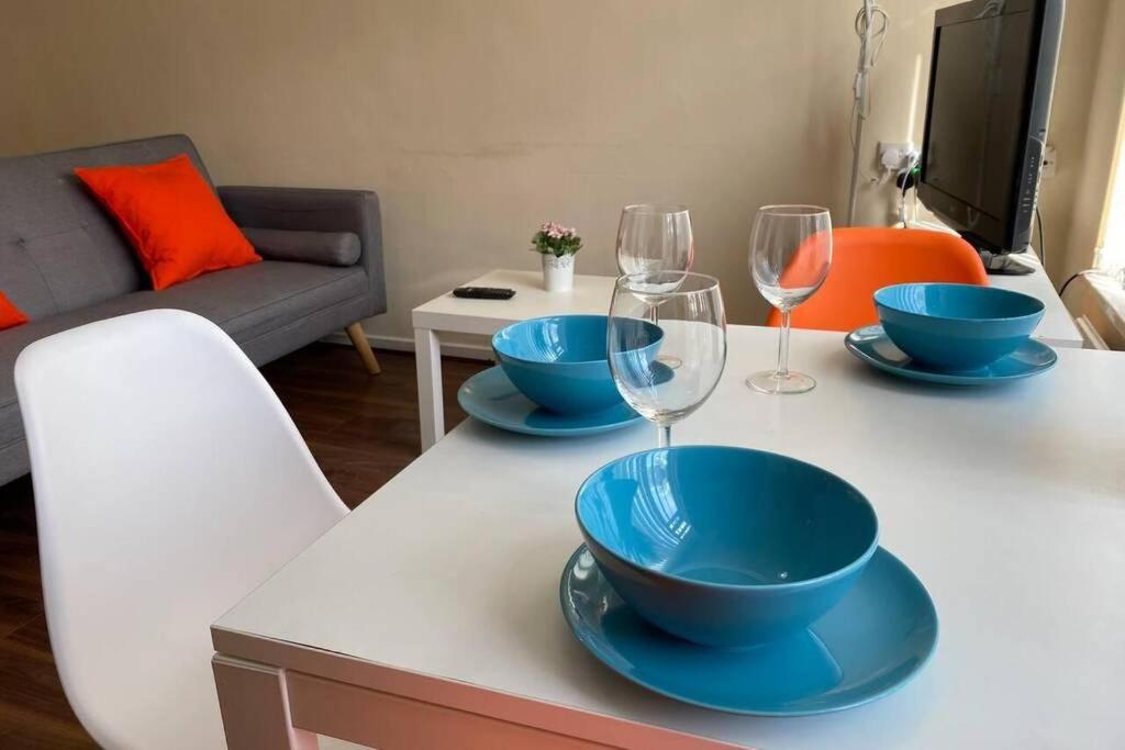 Studio with Great Transport Links to City Centre - Housity