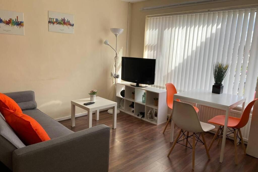 Studio with Great Transport Links to City Centre - Housity