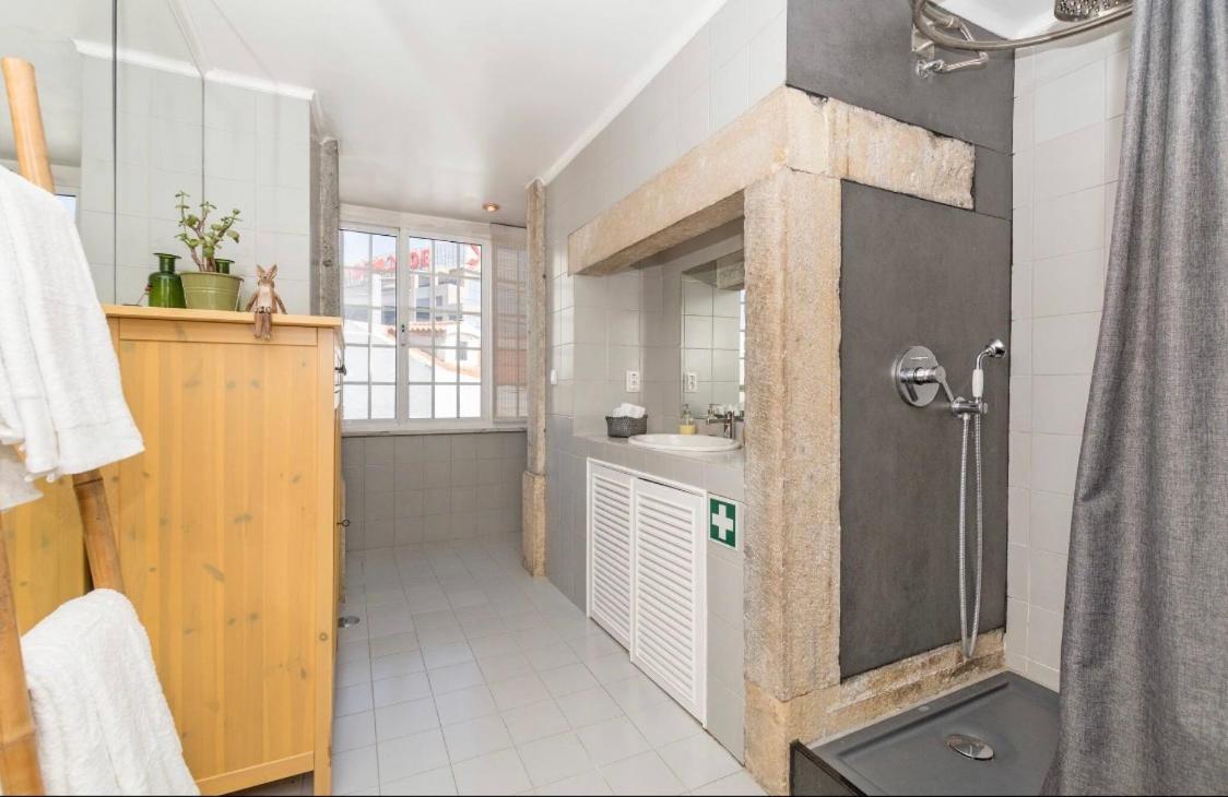 Rato Sunny Terrace - Housity