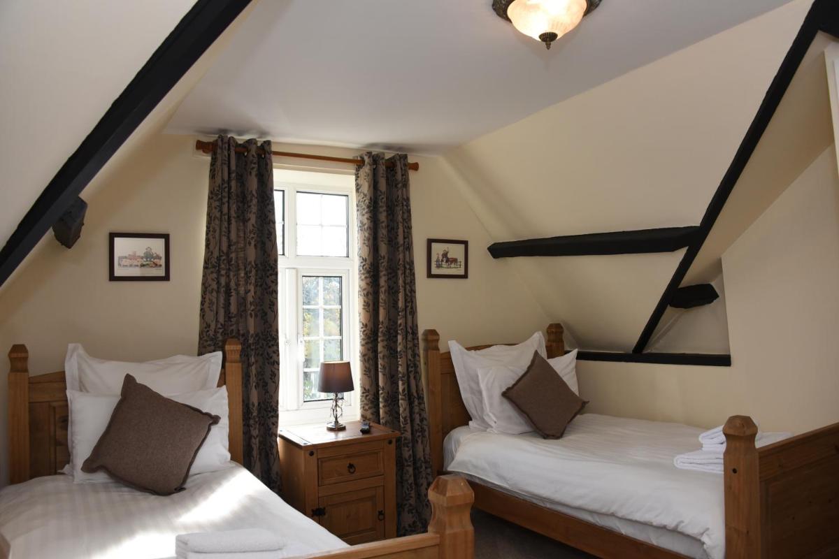 The Llanelwedd Arms Hotel - Housity