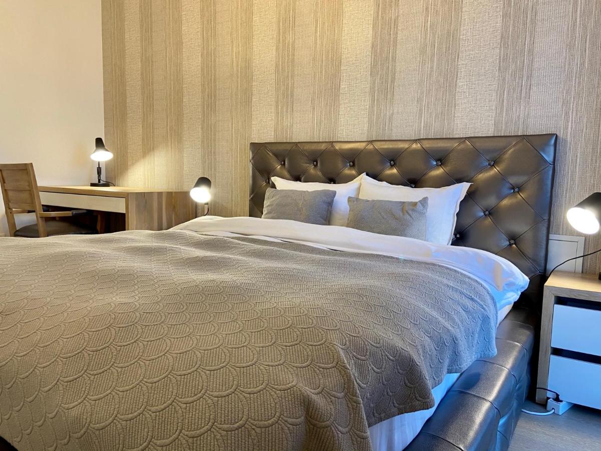 Suitetrails - Luxury City Centre Apartments - Brasov