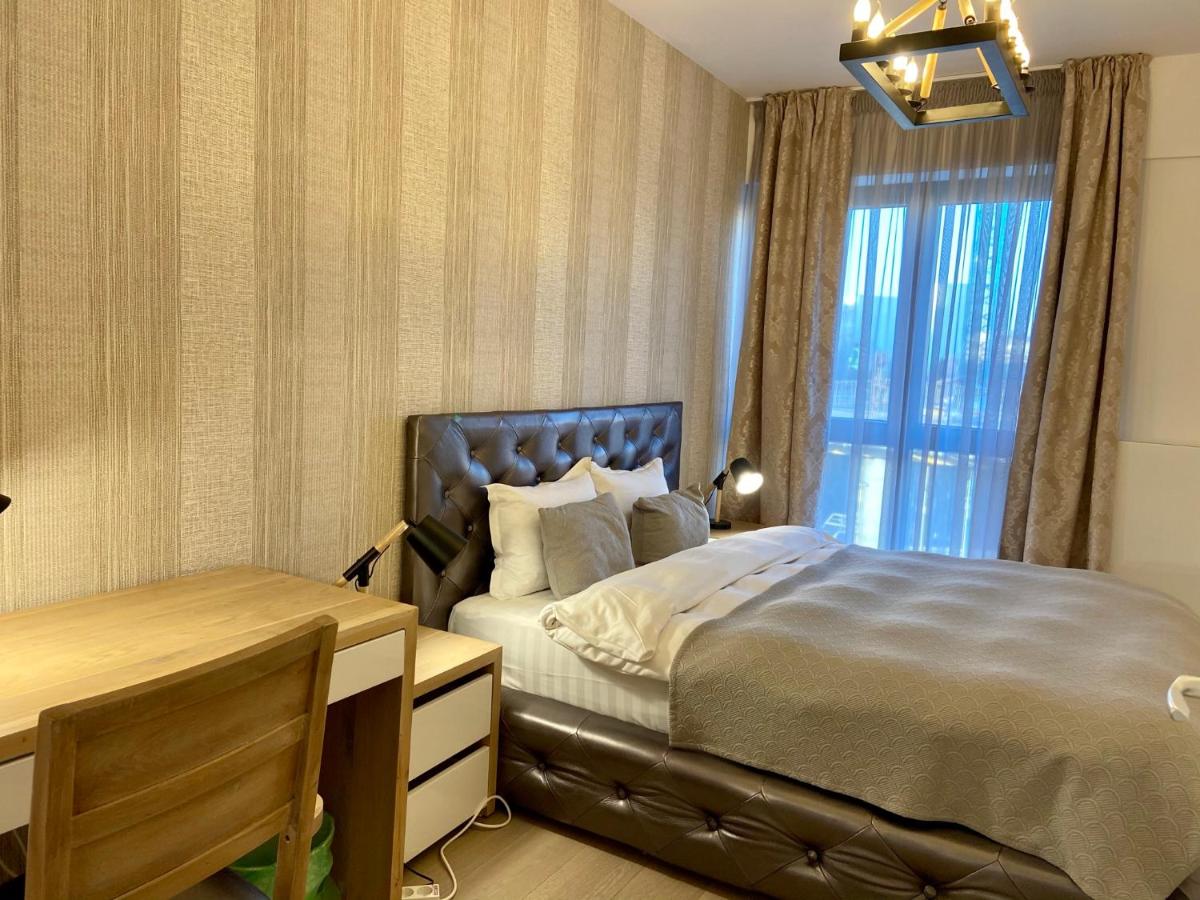Suitetrails - Luxury City Centre Apartments - Brasov