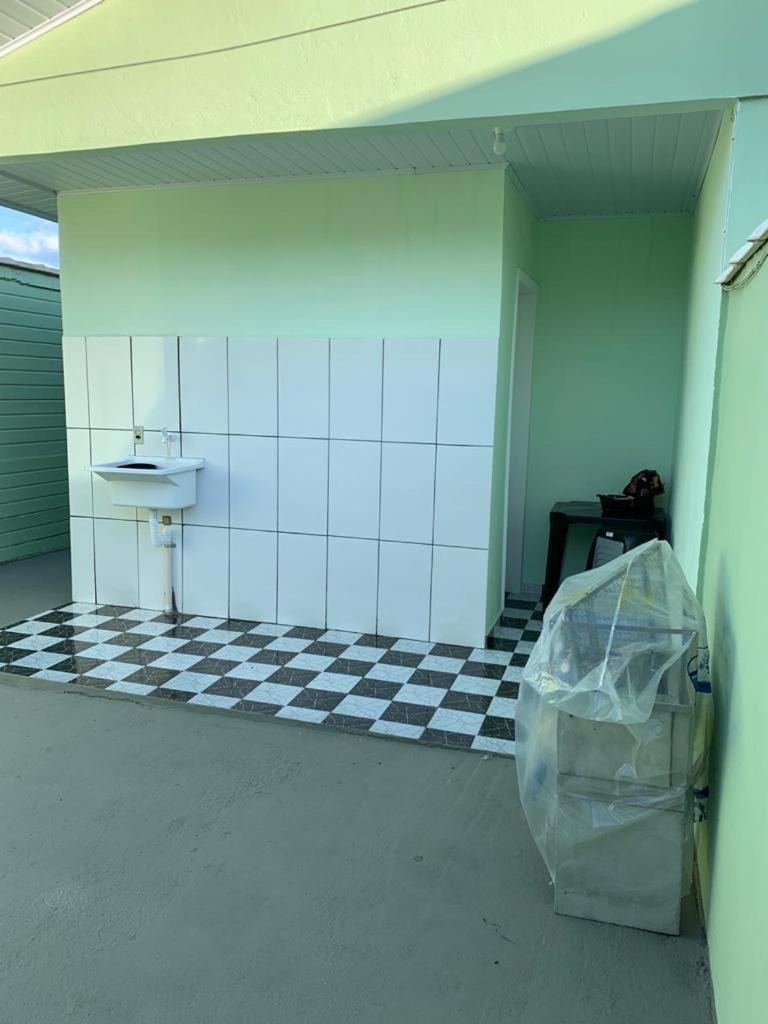 Casa, 1 quadra da praia. - Housity