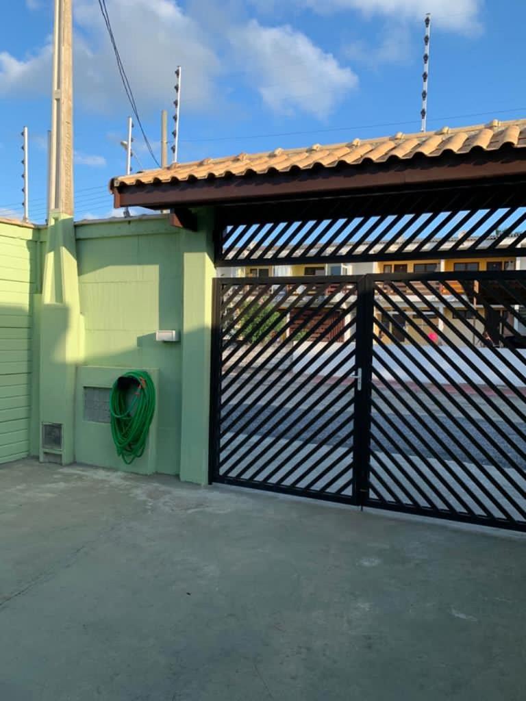 Casa, 1 quadra da praia. - Housity