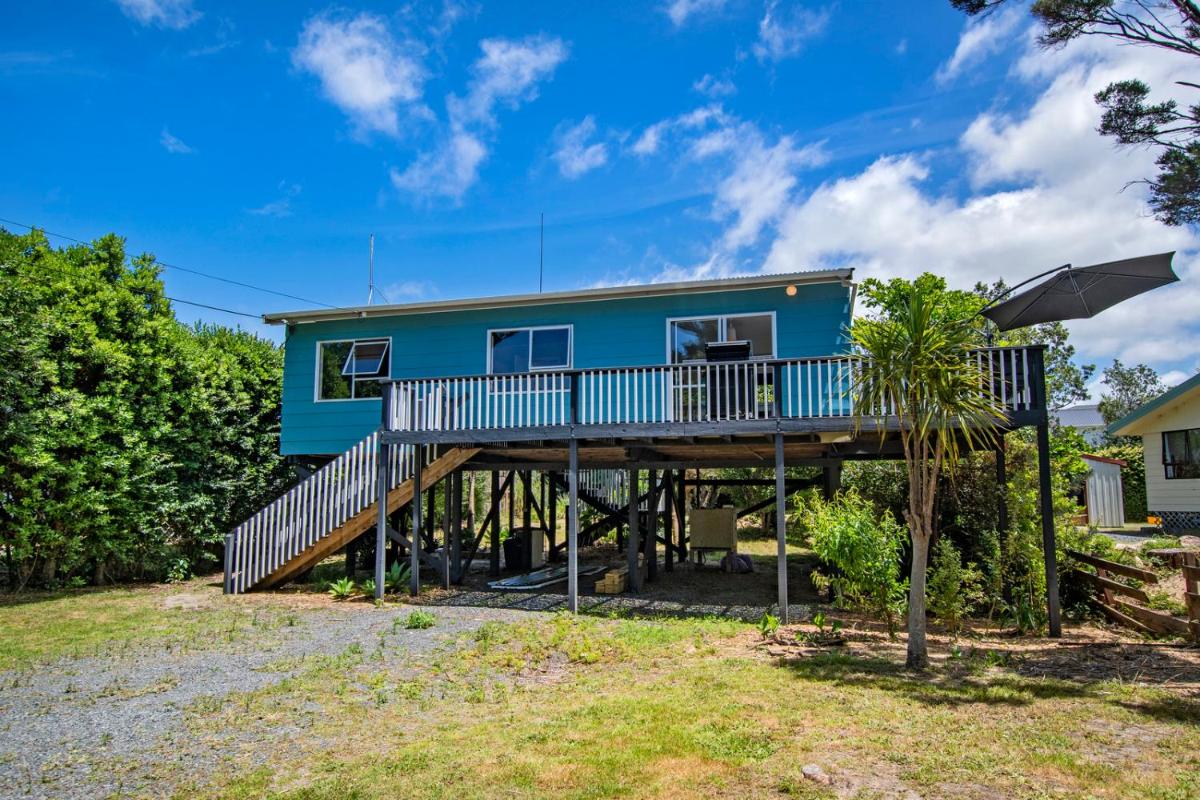 Bluebird - Mangawhai Heads Holiday Home - Housity